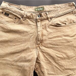 Lee jeans 38/30 relaxed straight leg